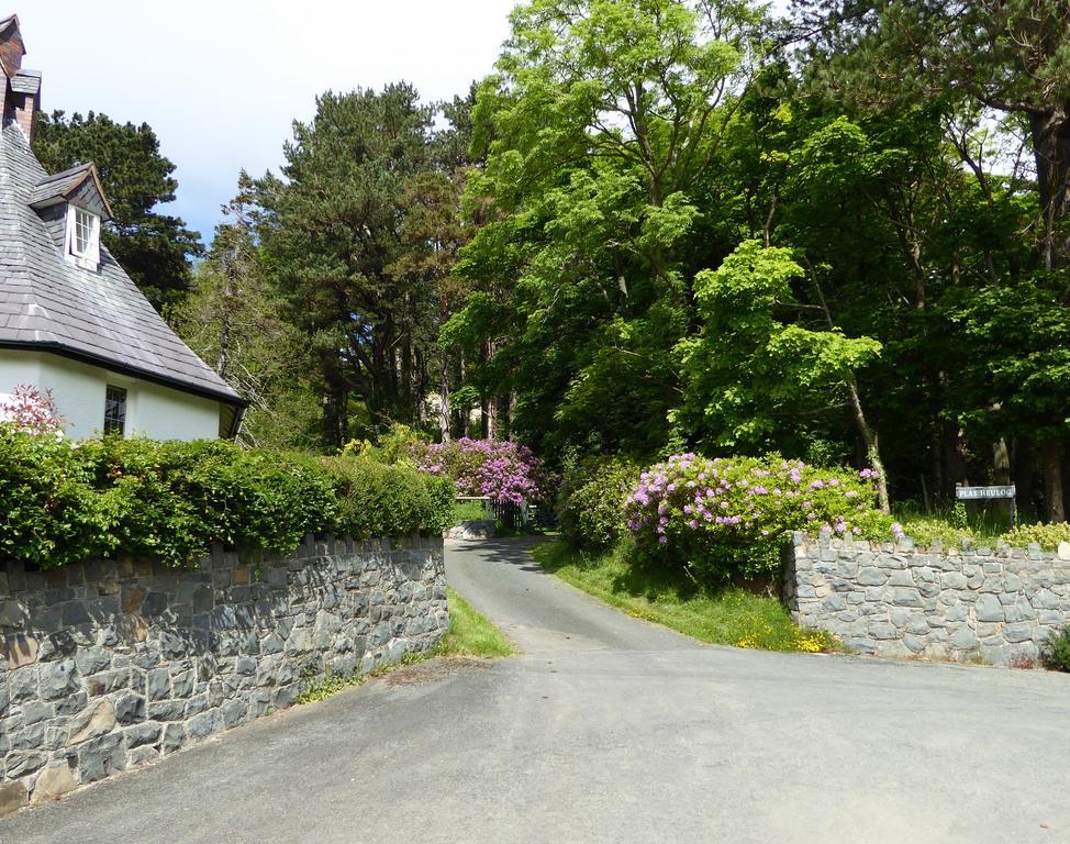 Plas Heulog Holiday Accommodation Лланфэрфечейн Экстерьер фото